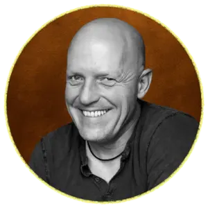 Porträt des Entwicklers des Party DJ Setbooks, das DJs weltweit mit strukturierten Harmonic-Mixing-Sets unterstützt.